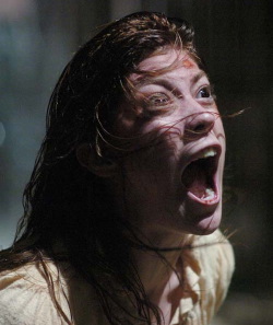 Una scena del film The exorcism of Emily Rose tratto da un fatto giudiziario vero 